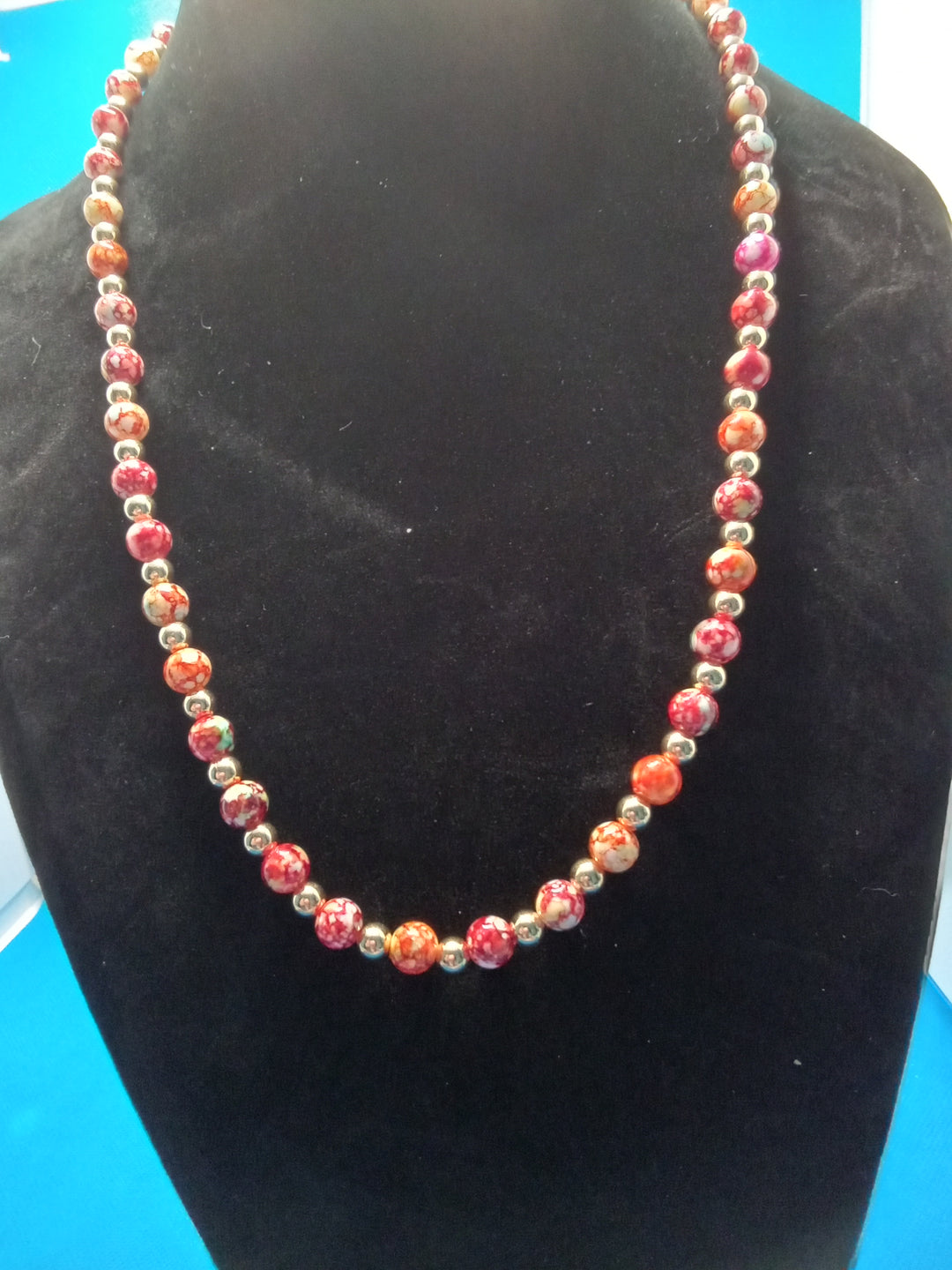 Red tone necklace